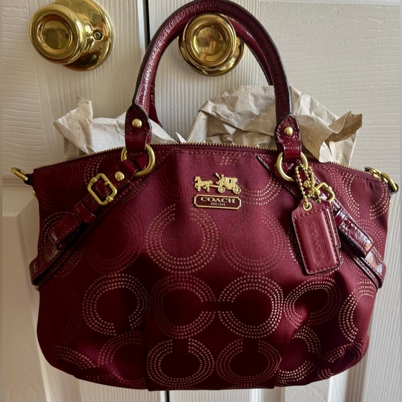 COACH “Madison” burgundy bag! - Picture 11 of 14